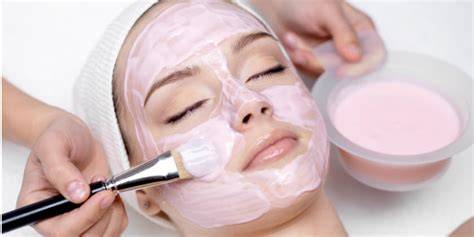 Aplicación de mascarilla facial durante 20 minutos