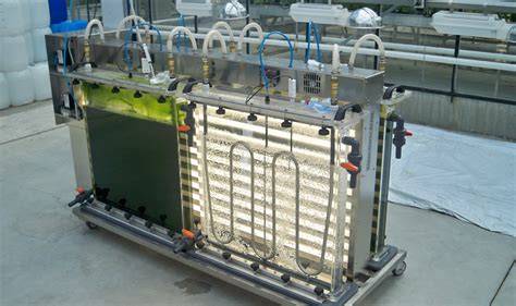 Fotobiorreactor de microalgas integrado en edificio