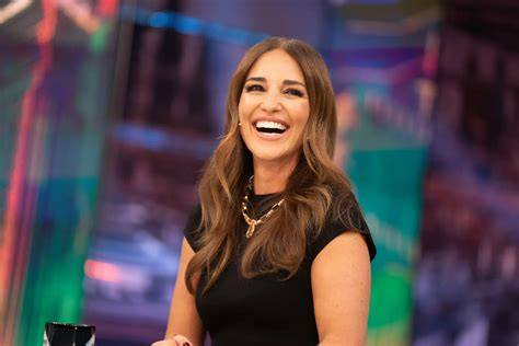 Paula Echevarría aplicando mascarilla capilar