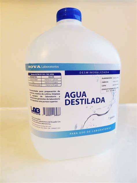 envases de agua destilada para laboratorio