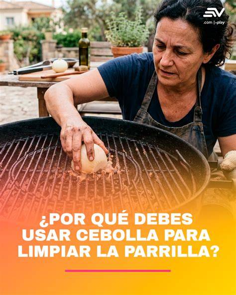 cebolla limpiando parrilla caliente