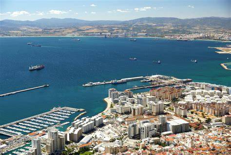 Punta de Europa y bahía de Algeciras