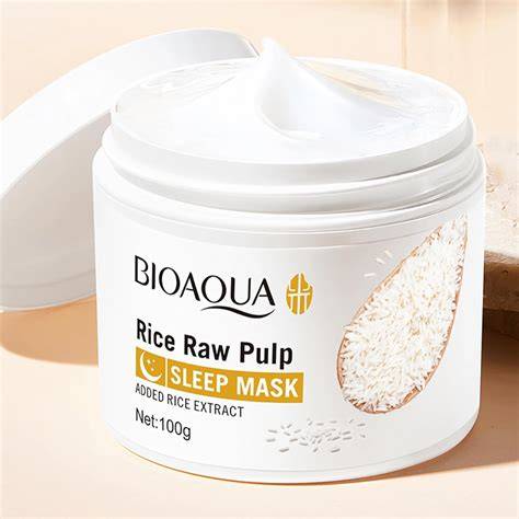 Aplicación de mascarilla facial nocturna