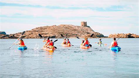 Turismo activo con kayak y senderismo
