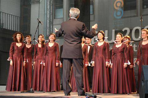 Mascarilla musical para cantante de coro