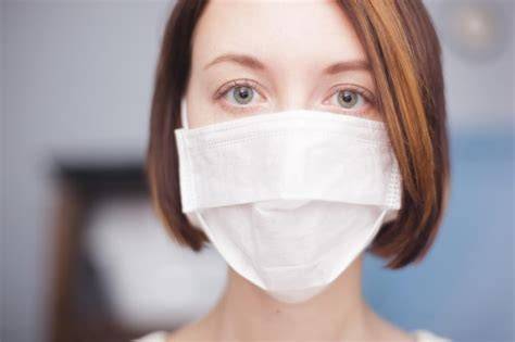 Mascarilla en hospital durante epidemia de gripe