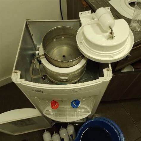 Partes de un dispensador de agua