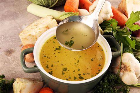 Caldo de perejil con verduras