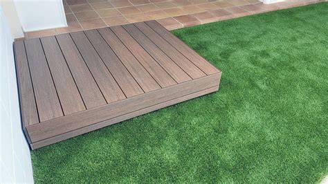 tapa de madera tecnológica con ruedas piscina
