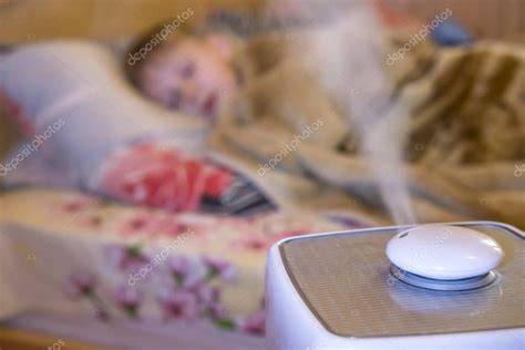 Purificador humidificador ionizador en habitación