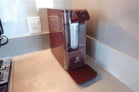 Filtro de agua instalado en cafetera Electrolux