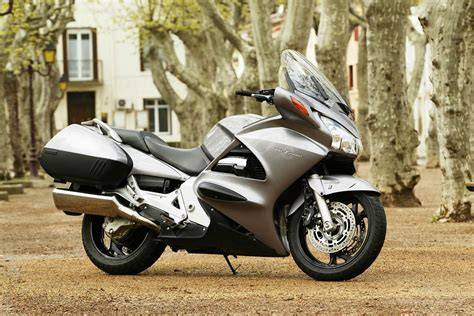 Depósito levantado Honda Pan European ST1300