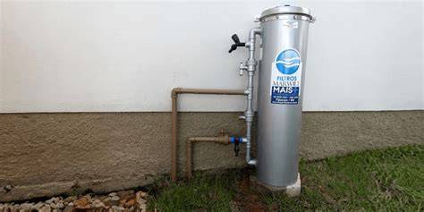 Filtro de agua centrífugo instalado en tubería