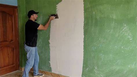 Aplicación de estuco sintético en pared