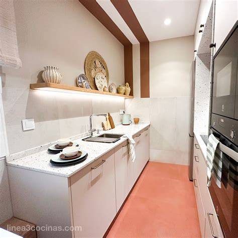 Calafell cocina blanca accesorios rojos