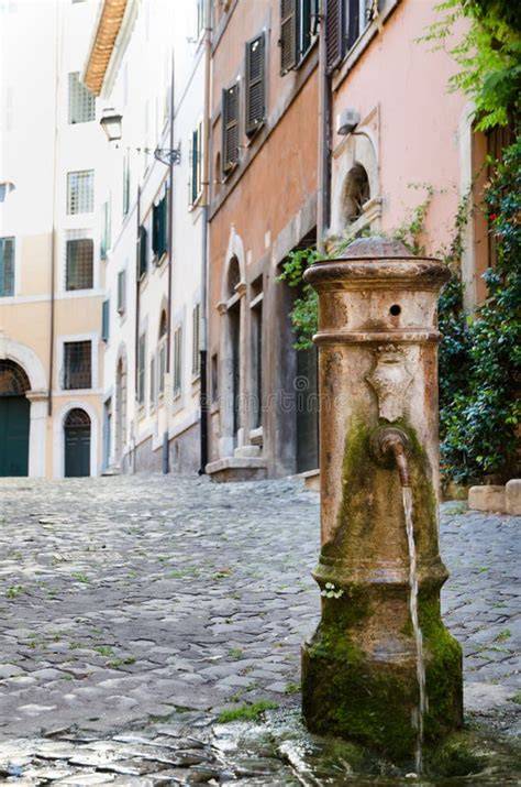Fuente nasone de Roma agua potable