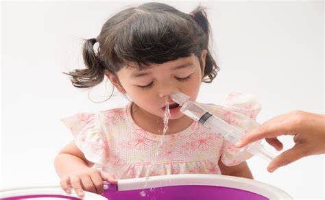 lavado nasal con solución salina