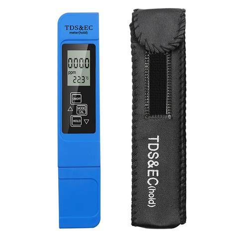 Medidor TDS midiendo agua desmineralizada