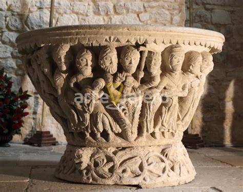Detalle de la pila bautismal románica
