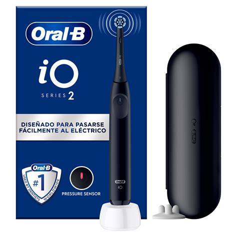 pasta de dientes Oral-B y cepillo eléctrico