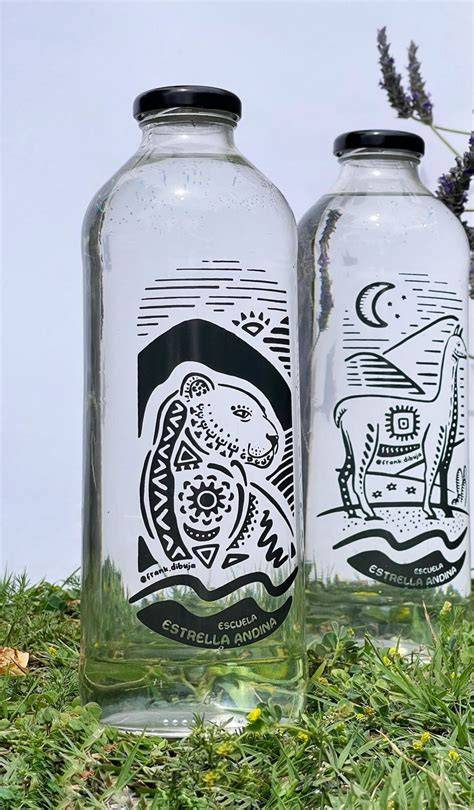 Diseños artísticos en bases de botellas