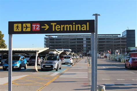 aparcamiento exterior cerca aeropuerto Barcelona