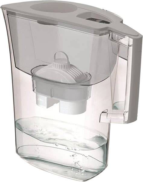 Jarra filtrante Laica con agua del grifo