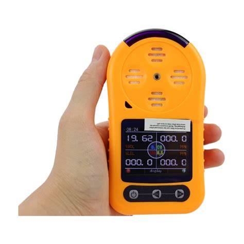 trabajador depuradora detector multigás nocturno