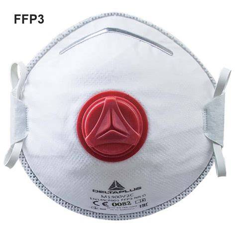 Trabajador con mascarilla FFP3 en construcción