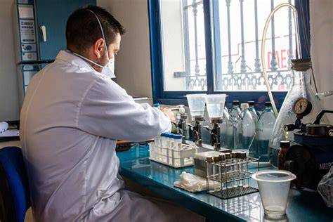 laboratorio moderno de análisis de agua