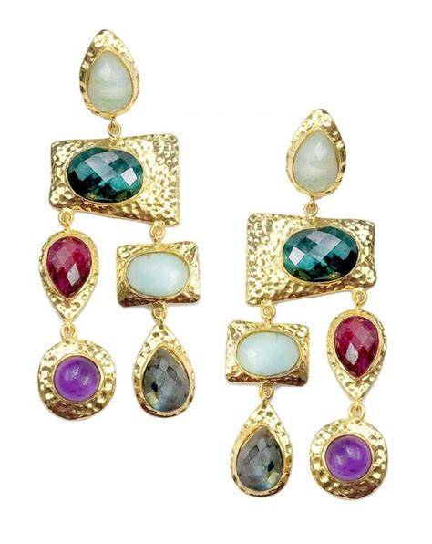 Pendientes largos dorados con piedras de resina