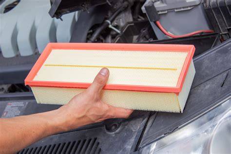 Filtro de aire de automóvil empapado en gasolina